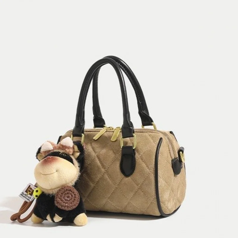 

Классический кожаный портфель для женщин с профессиональной элегантностью и организованными внутренними отделениями