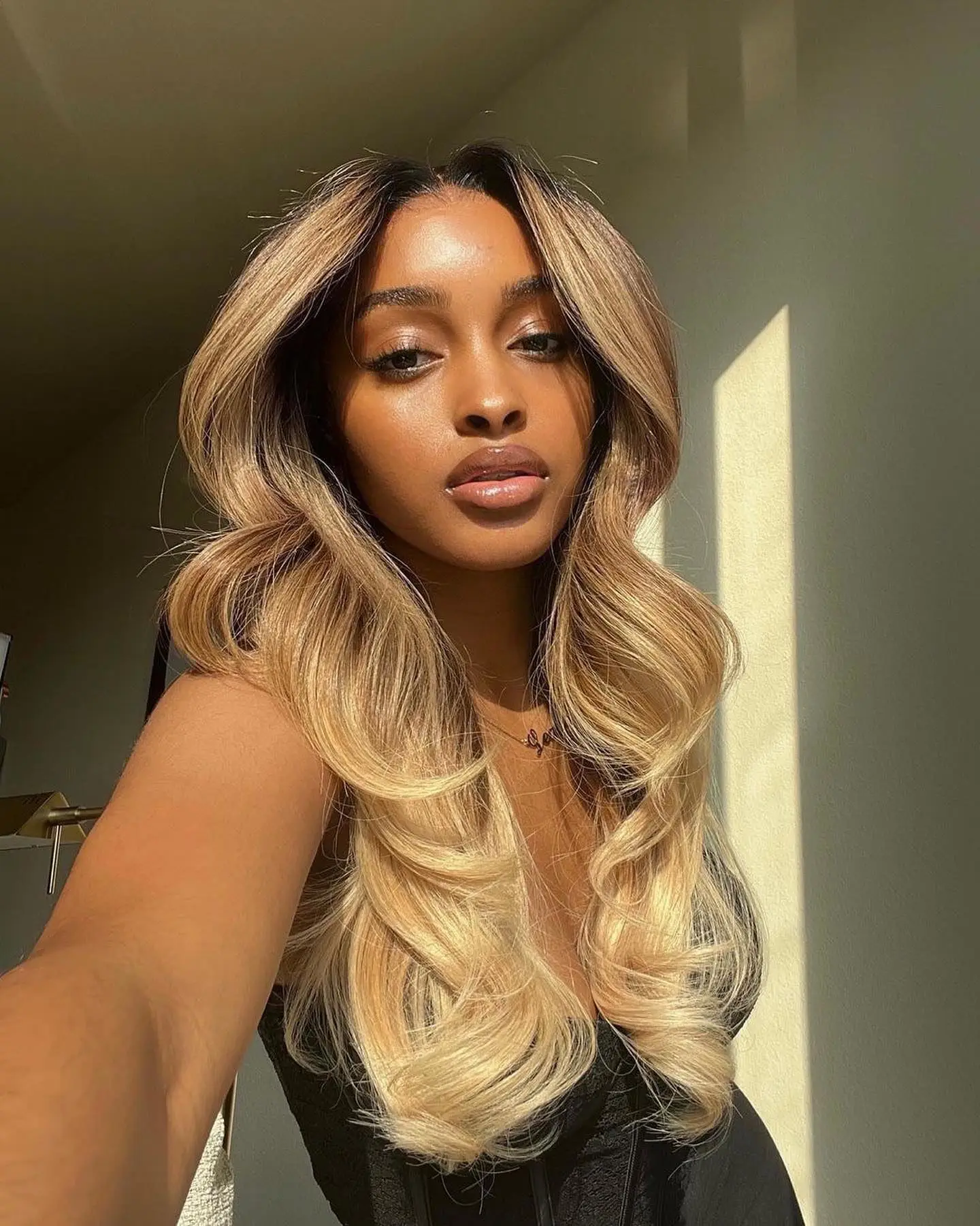 

HD Transparent Lace Frontal Wig Brown Blonde Body Wave Lace Front Wig 13x6 Pre Plucked Full Lace Human Hair Wigs for Women 180%