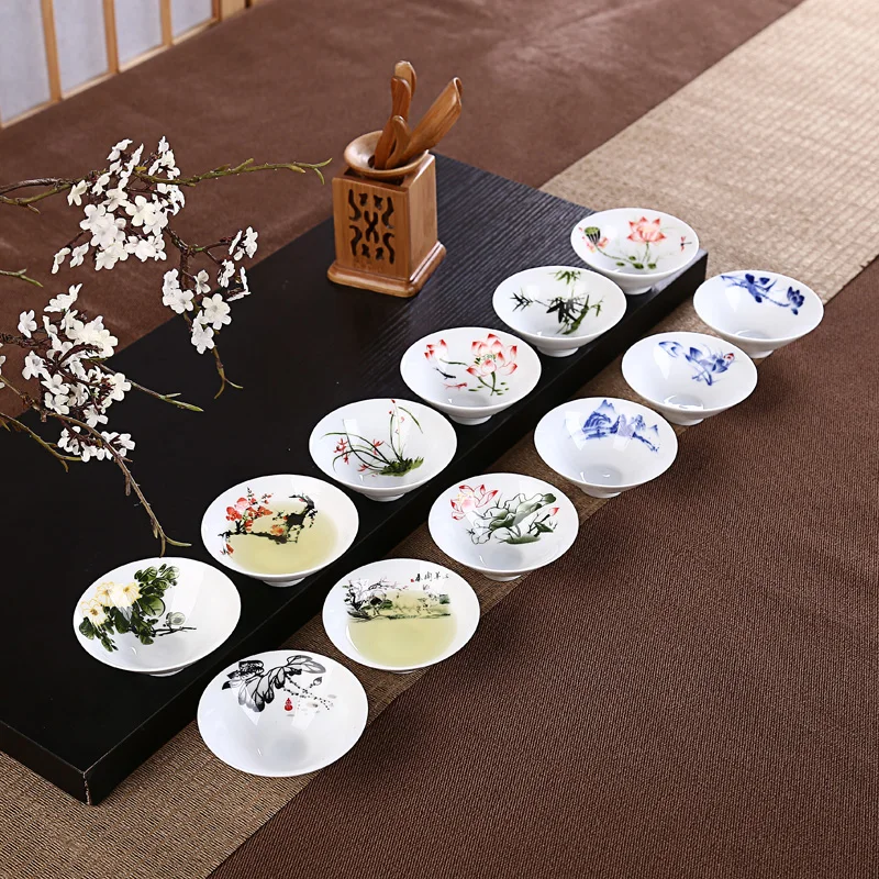 Niebiesko-biała porcelana Ręcznie malowany kapelusz Kungfu Filiżanka Ceramiczna Pu'er Czarna herbata Śliwka Orchidea Bambusowa góra Mistrz Cup 8,5x3,5cm