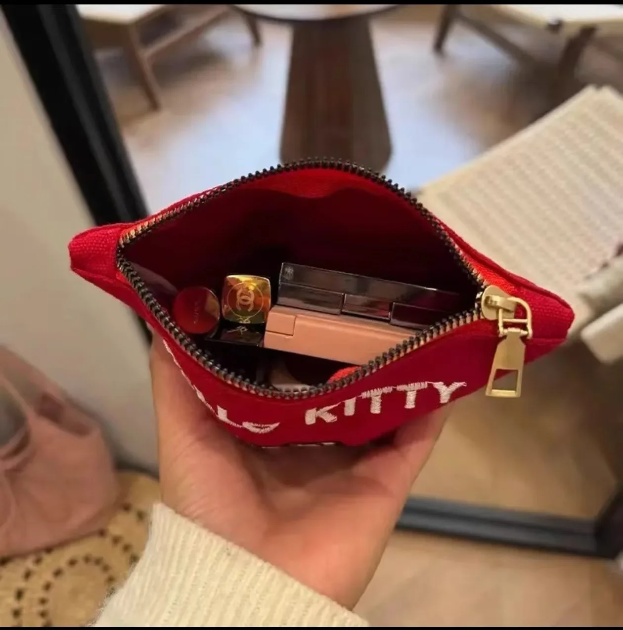 Borsa per monete Hello Kitty Borsa per ricamo Kawaii Sanrio Borsa per cuffie per rossetto anime Borsa per cuffie portatile retrò versatile regalo