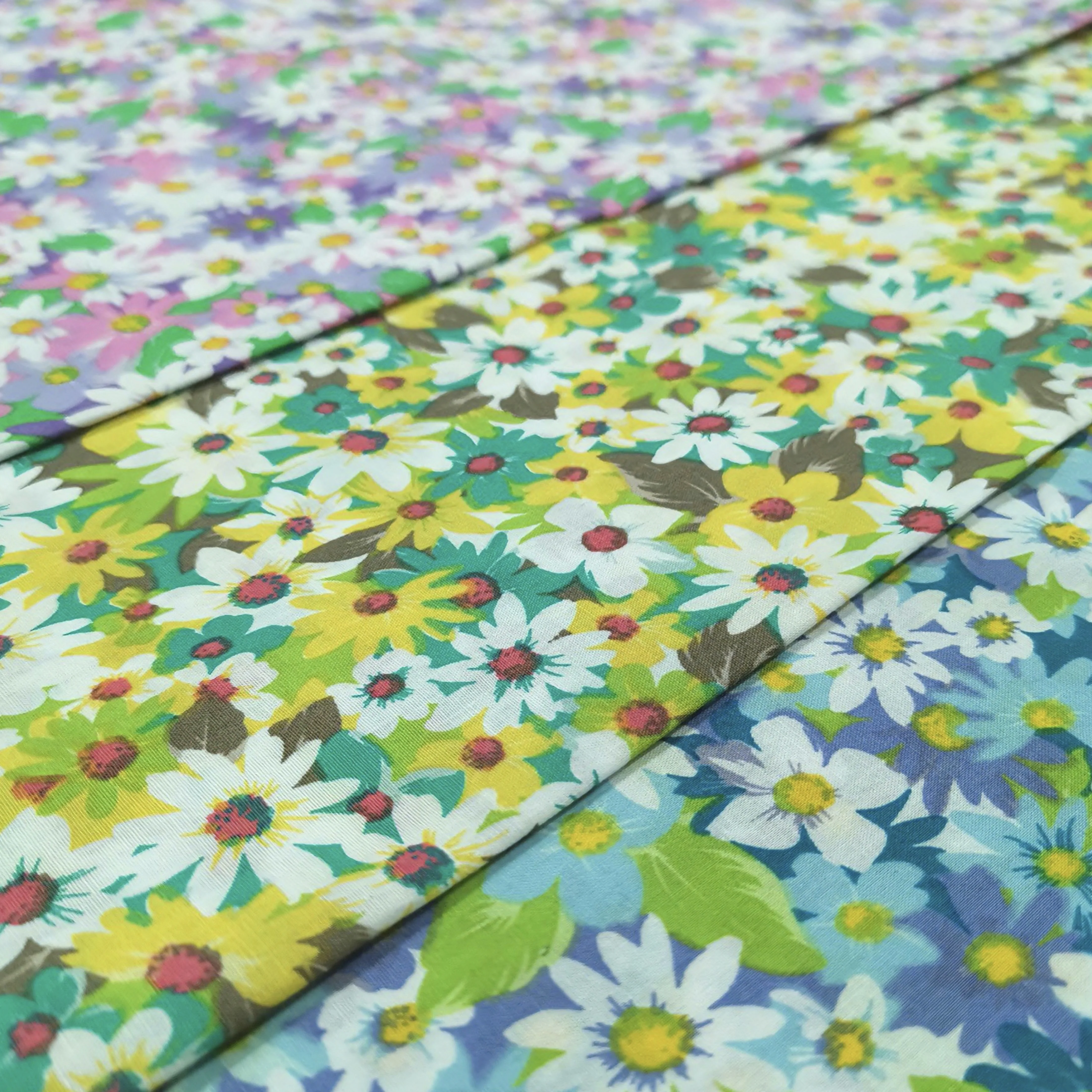 

Cotton Countryside Daisy Printed Fabric is Used for Making DIY Children's Dresses Clothing and Fabric Design 50x145cm