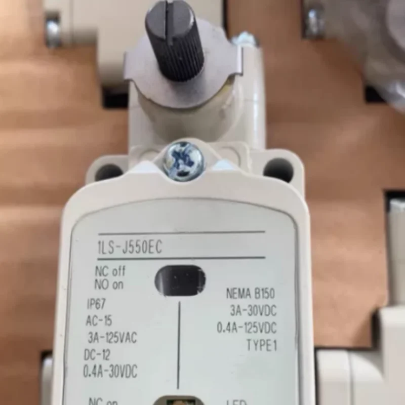 1ls-900-1ls-9001-1ls1-jm-1ls-j500ec-1ls-j503ec-5ls1-j-2ls1-j-interruttore-di-finecorsa-originale-disponibile-in-magazzino