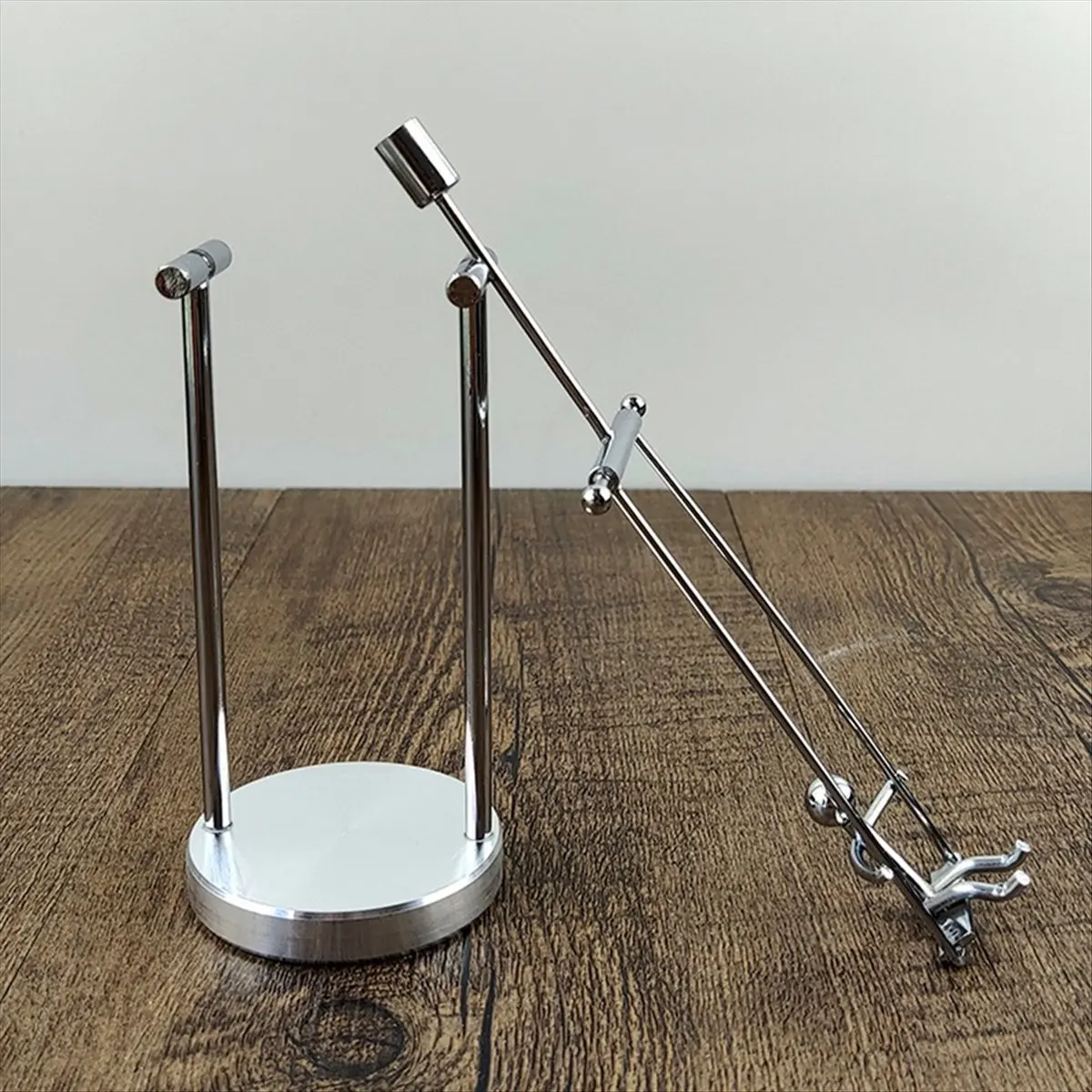 A95G Balance Swing Ball Desktop Decoration Single Swing Little Iron People Manual Balance Pendulum