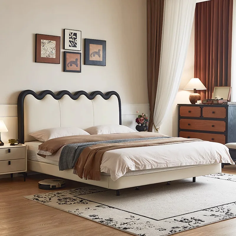 Home-resistant Italian minimalist black leather bed retro style master bedroom light luxury modern minimalist soft bag bedside