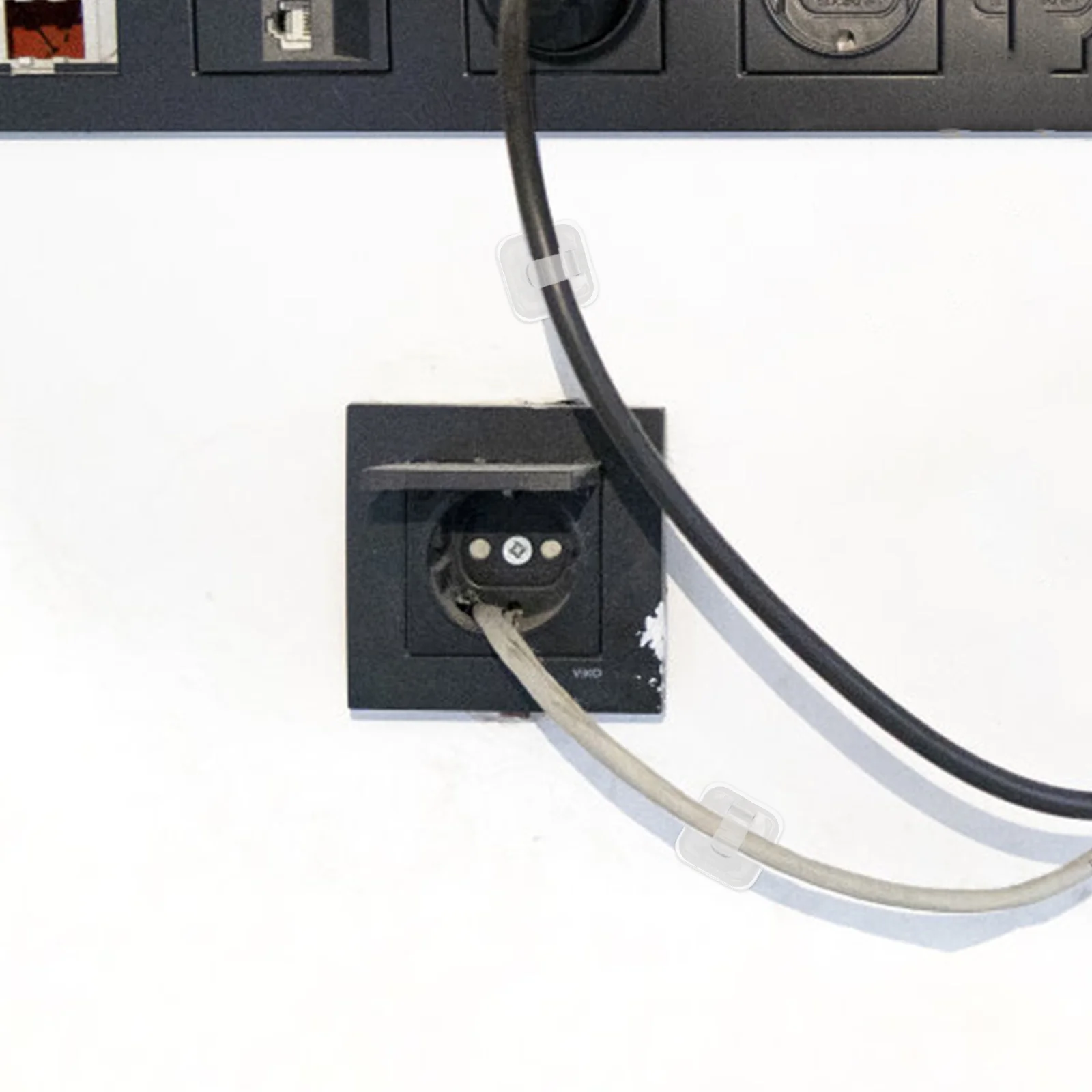 

20Pcs Transparent Indoor Light Clips Mini Damage Free Hanging String Light Holders Wall Hooks for Christmas Balcony Patio