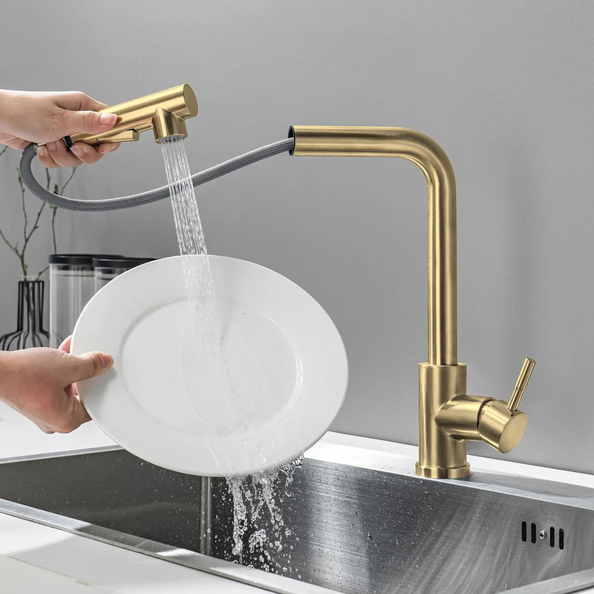 Hot Cold Mixer Faucet Kitchen Sink 304 Stainless Steel Pull Out Tap Deck Mount 360 Degree Rotation Brushed Gold Modern Faucets