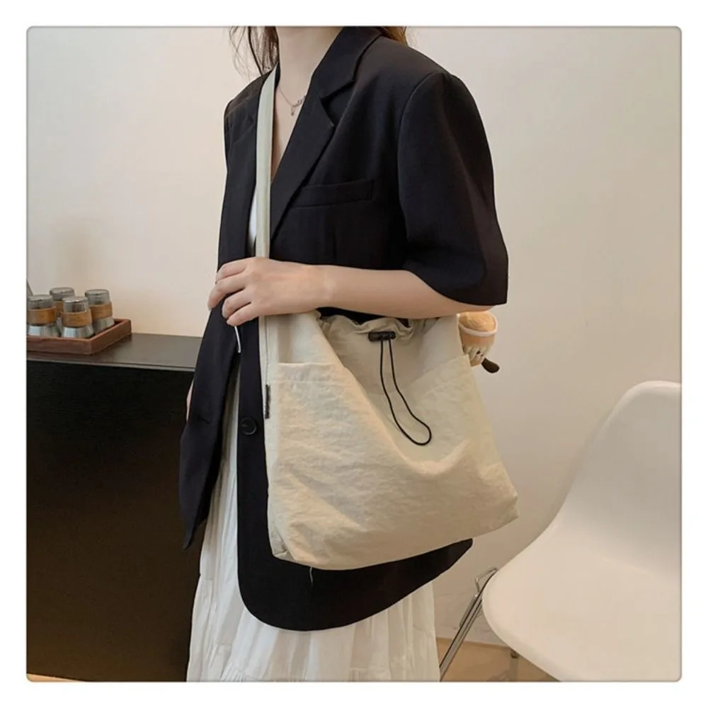 

New Fashion Drawstring Shoulder Bag Travel Casual Nylon Tote Bag Waterproof Basic Style Crossbody Bucket Bag Women