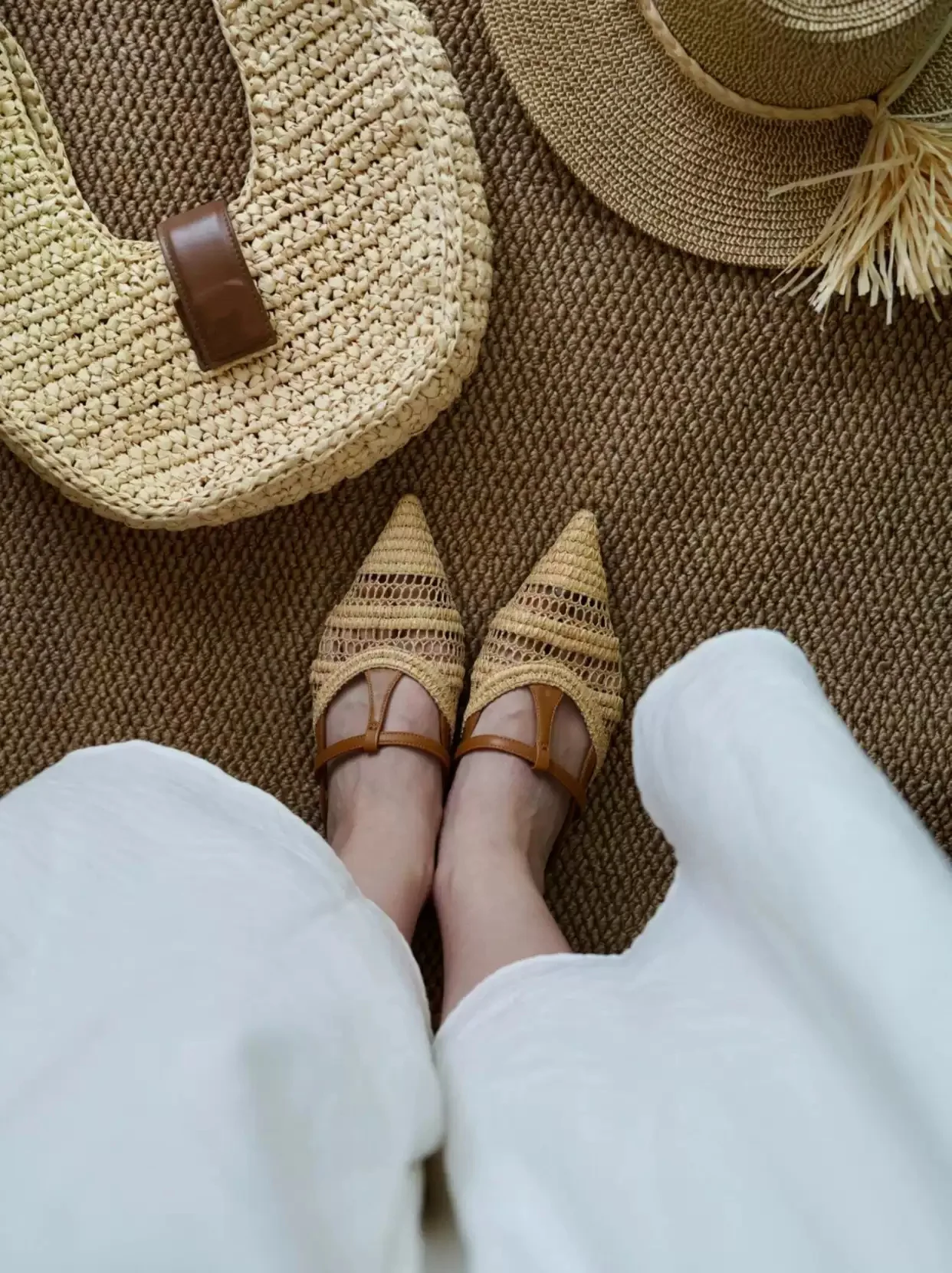 

Women Natural Woven Raffia Pointed Toe Mule Sandals T-Strap Backless Flat Shoes for Summer Beach Vacation Boho Chic Casual Wear