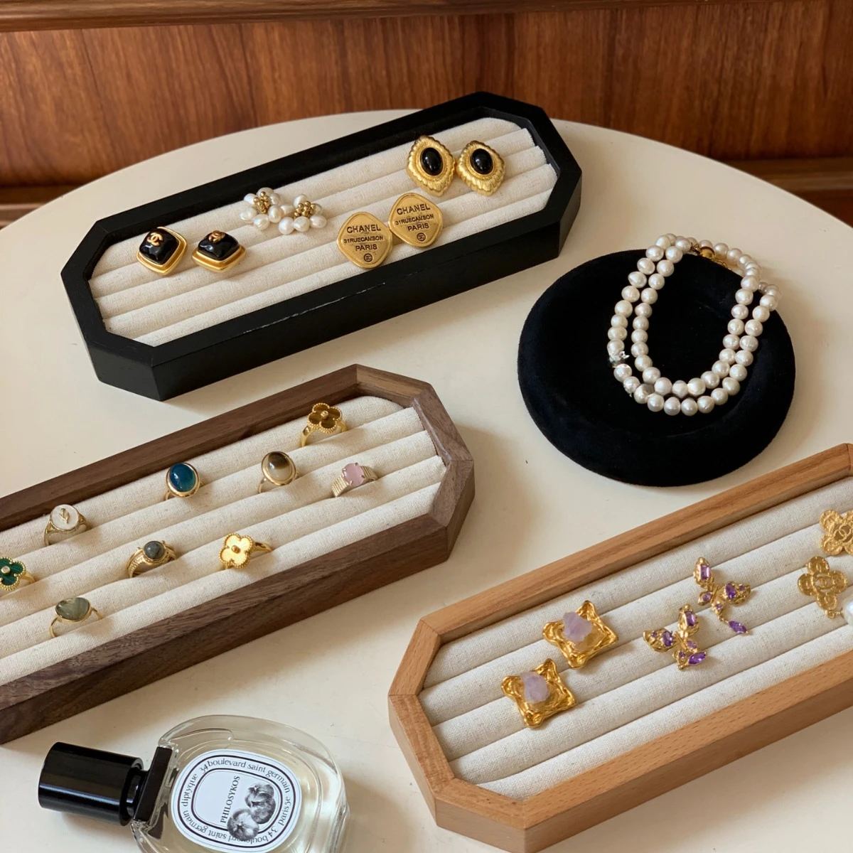 Holzring, Ohrringe, Ohrstecker, Tablett, Schmuckschatulle, Ringständer, Halskette, Display, spezielles Regal, Schnapsplatte