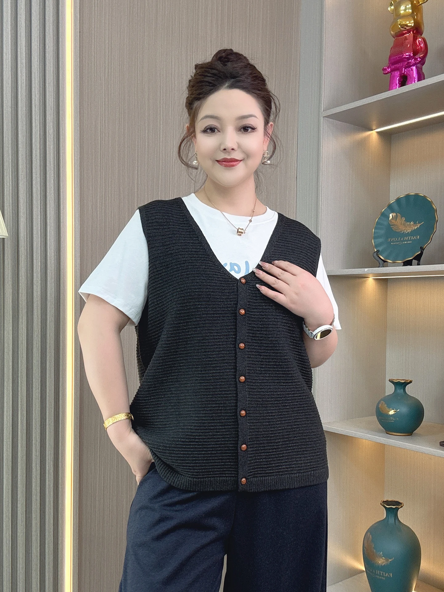 

plus Size Women's V-Neck Knitted Open Cardigan Vest Sleeveless Stylish Layering Versatile Slimming Tummy Covering Top