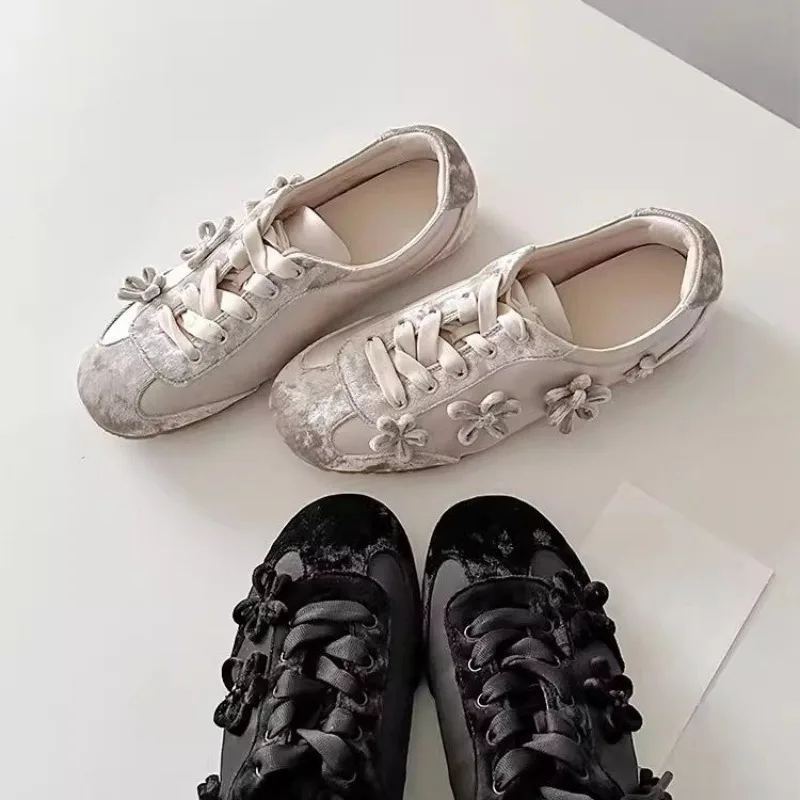 Zapatos Planos Bordados, Primavera y Otoño, Nuevos, con Punta Cuadrada, Cierre de Cordones, Suaves y Cómodos