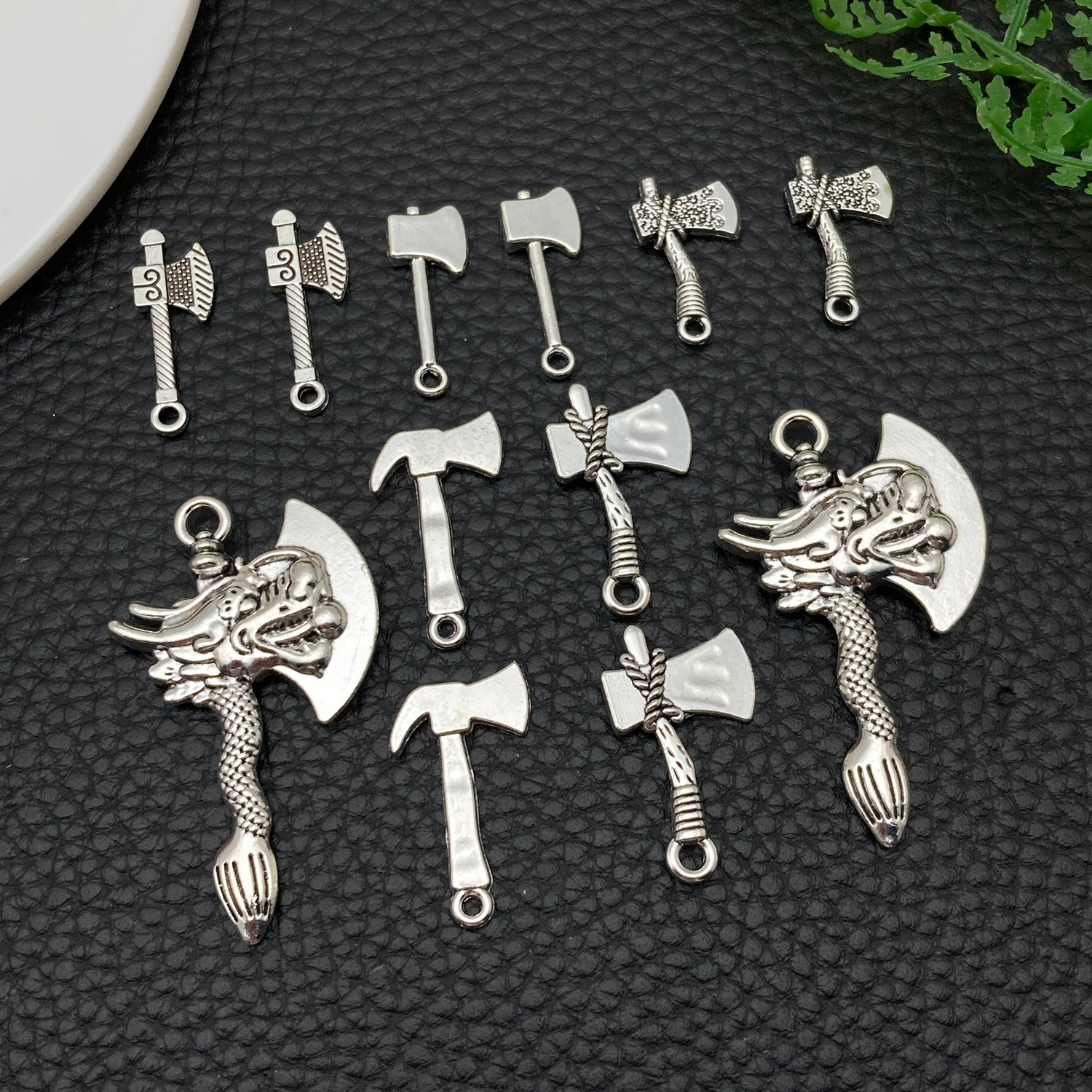 12 قطعة/المجموعة جديد النمط الصيني الرجعية التنين رئيس الفأس قلادة-فاسق الهيب هوب يلقي معركة الفأس DIY بها بنفسك اليدوية مجوهرات اكسسوارات