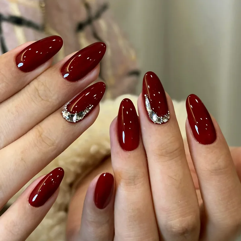 

24pcs Glitter Wine Red False Nails Retro Simple Diamond Stick on Fake Nail Round Almond Wearable Full Cover Nail Press on Nails