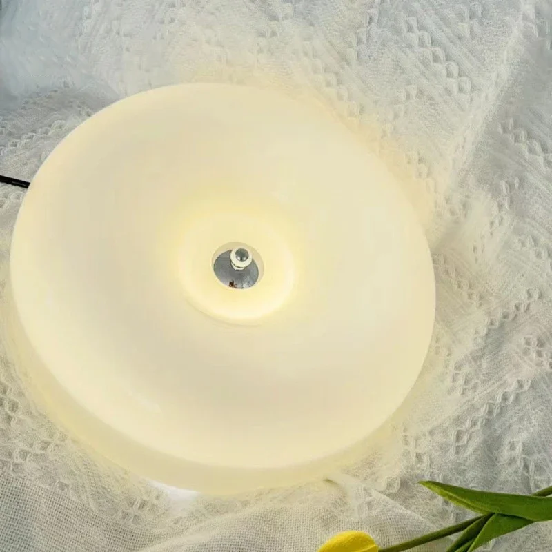 

Стеклянные потолочные светильники во французском кремовом стиле с хурмой, стеклянная лампа в виде пончика, средневековая лампа в стиле Баухаус, детская комната, проход, спальня, потолочные светильники