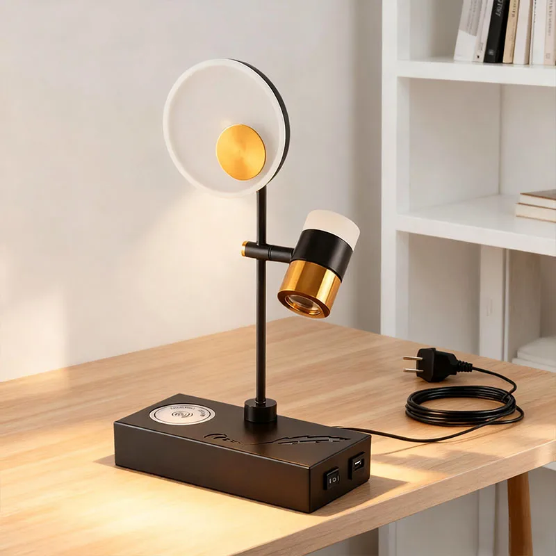 ﻿   3 ألوان مصباح أرضي حديث 360 درجة ضوء أرضي دوار واجهة USB لمبة مكتب أسود دراسة غرفة المعيشة ديكور غرفة معدنية