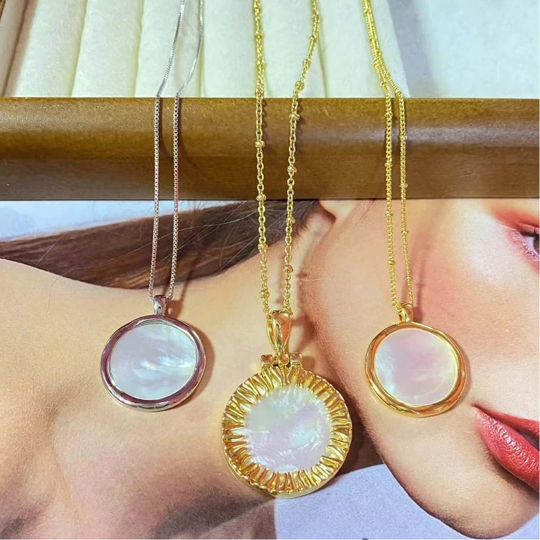 

Vintage Shell Necklace, Personalized Design, Fashion Necklace, Elegant and Atmospheric Jewelry for Women Pendant Necklace