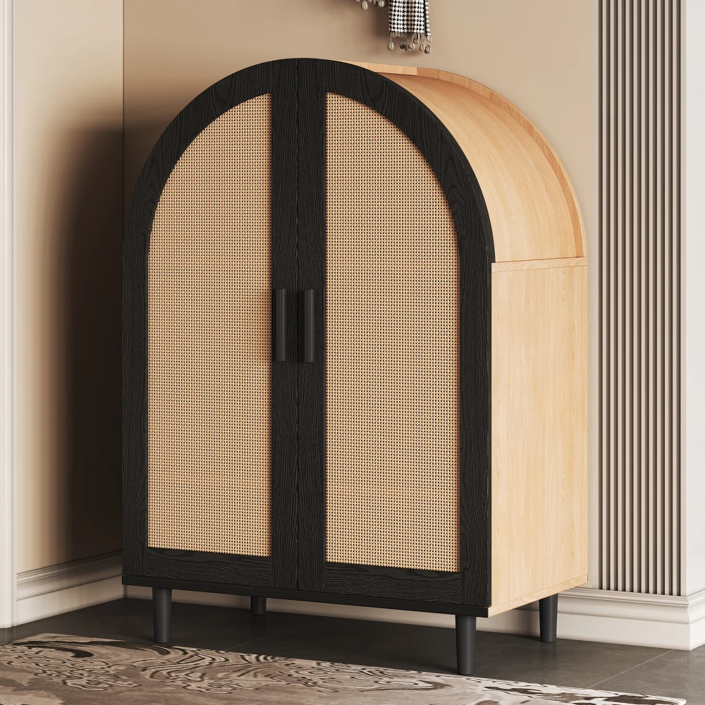 Elegantes Sideboard/Schuhschrank mit abgerundeten Außentüren, gebrochenen Rattan und drei Regalen. – Detail 1