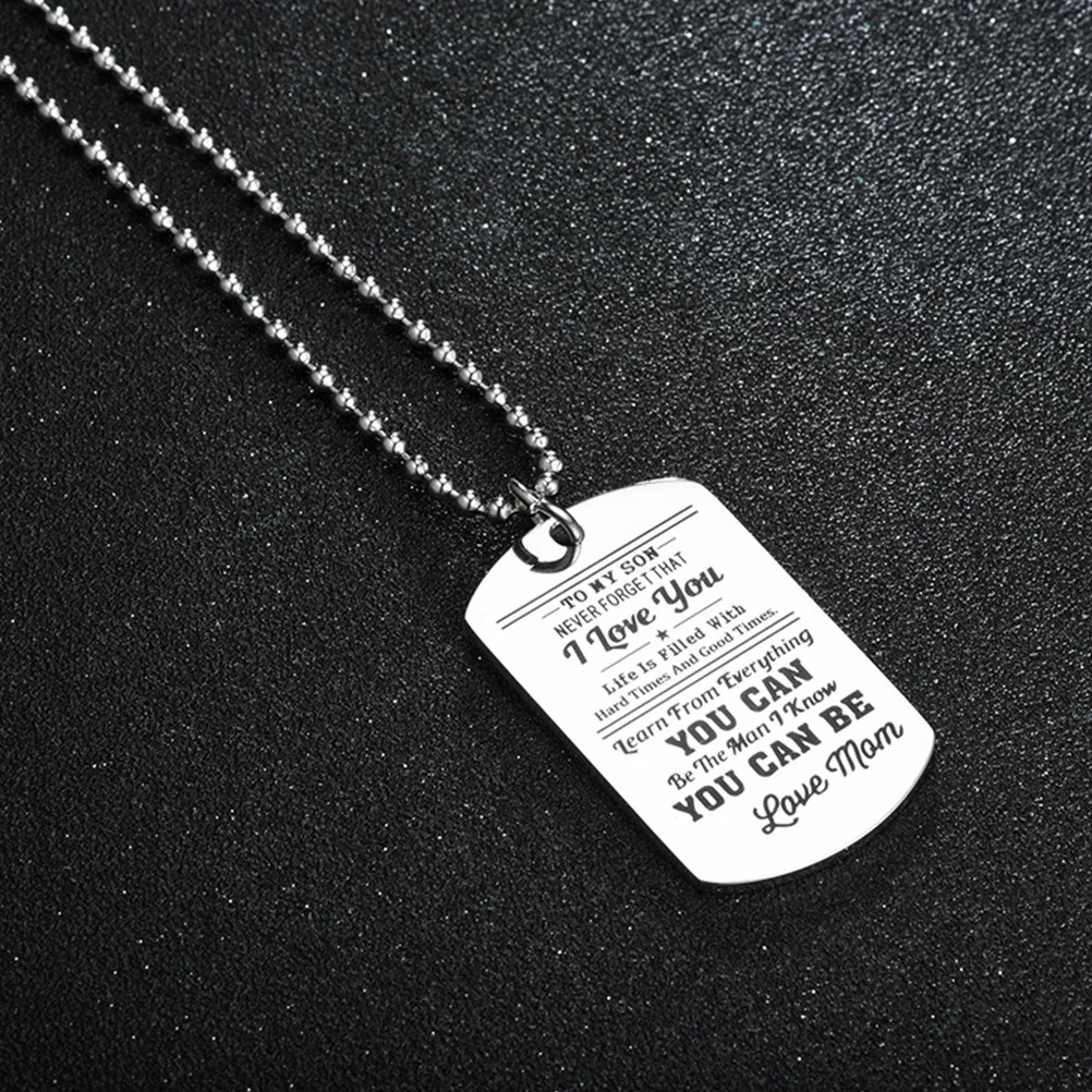 Collana con lettere Portachiavi per famiglia Set Ciondolo in acciaio al titanio Design creativo Indossare durevole Non facile da sbiadire Ornamenti regalo di gioielli