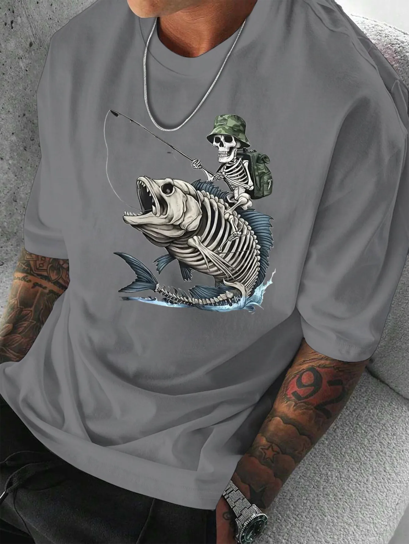 Men's outdoor style casual short-sleeved t-shirt with the 
