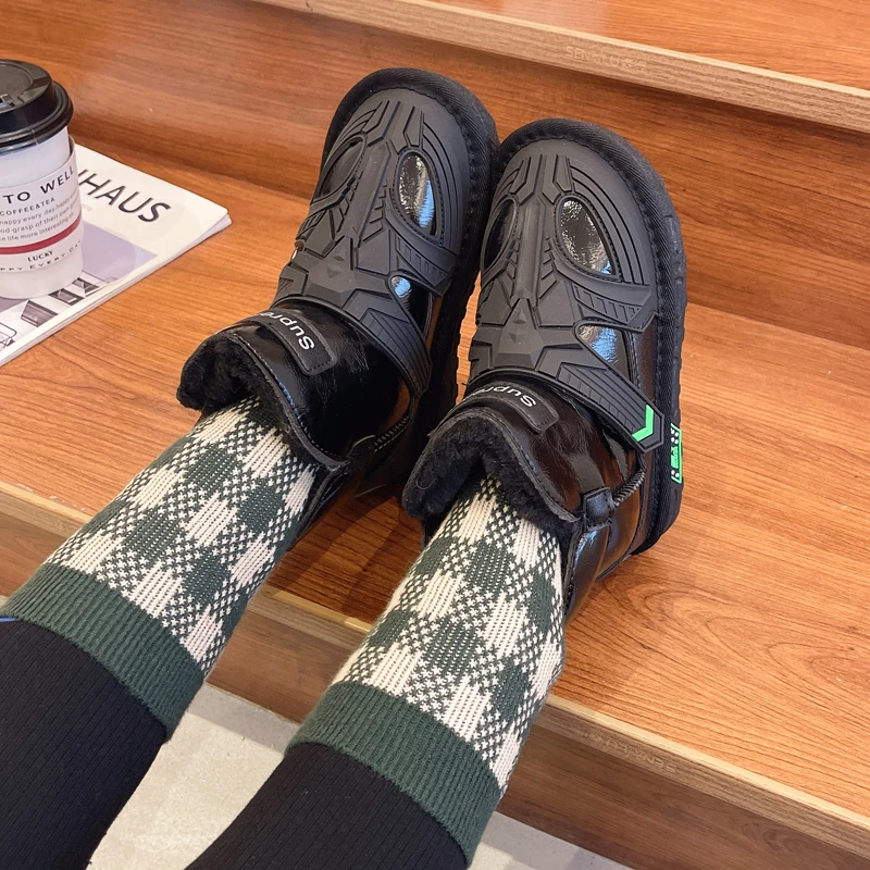 أحذية الثلوج للفتيات أحذية شتوية جديدة للأولاد مبطنة دافئة للأطفال أحذية قطنية للأولاد من الجلد الأسود مضادة للانزلاق أحذية قطنية كبيرة للفتيات