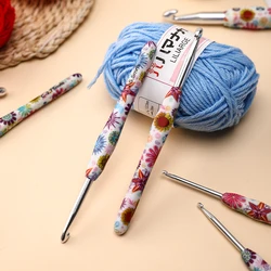 Hot 1Pcs Sun Flower Ergonomic Crochet Hooks Rubber Grip Extra Long Crochet Needles for Beginners and Knitting Crocheting Yarn