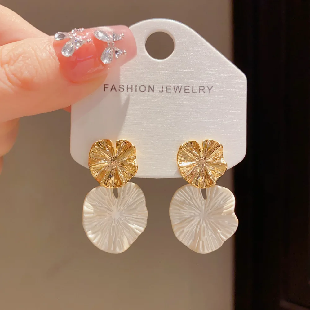 Retro Unique Design Color Blocking Metallic Ruffles Drop Earrings For Women Party Irregular Geometry Fashion Jewelry Accessible