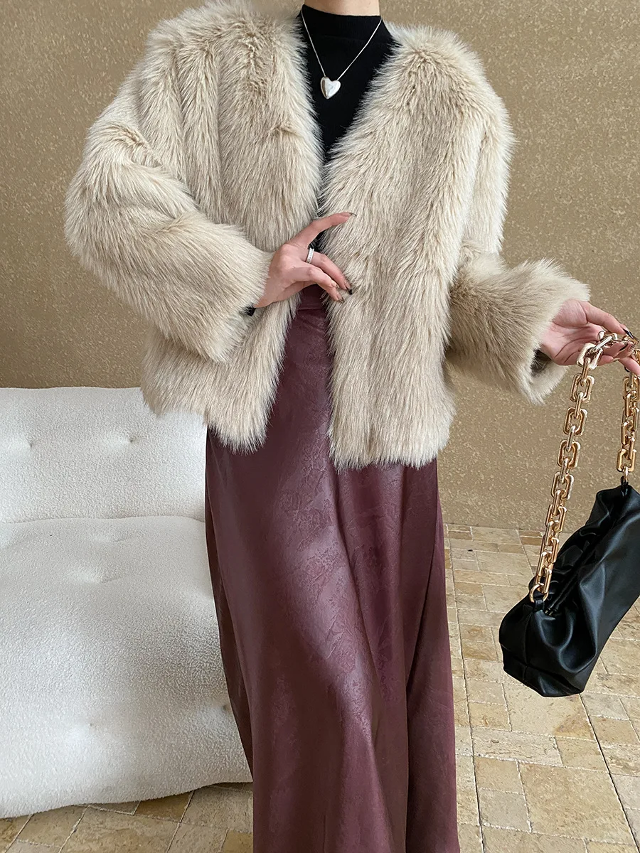 Winter women\'s casual solid color V-neck long sleeved loose cardigan fake fur