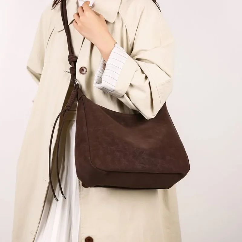 Trendy Vintage Diaper Bags For Women Simple Luxury Leather Crossbody Bag Elegant Designer Minimalist Commuter