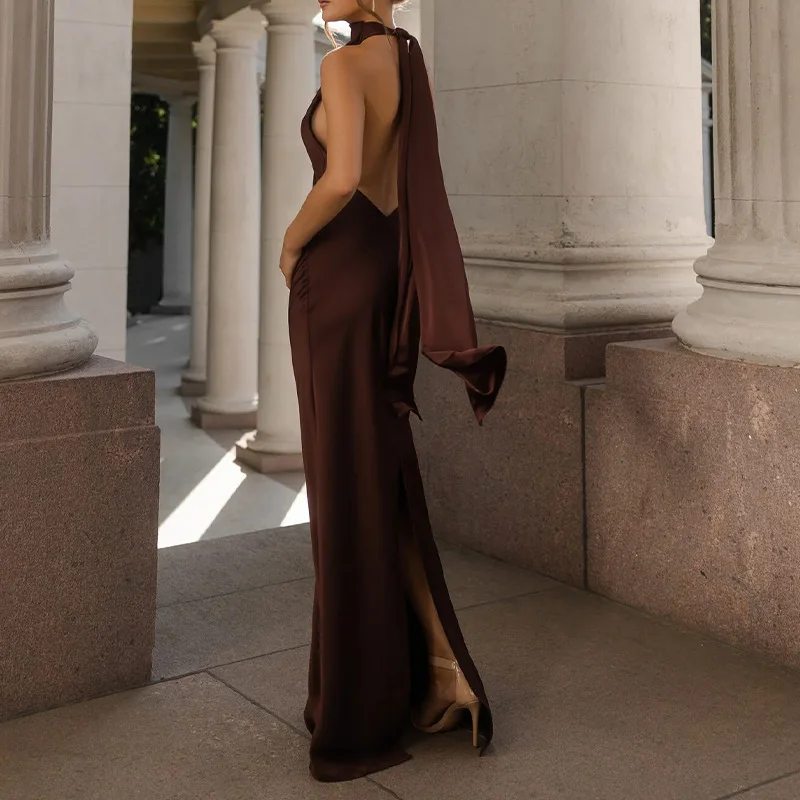 2025 여름 신상 새틴 홀터넥 백리스 솔리드 다크 브라운 롱 드레스 여성 섹시 패션 우아한 가운