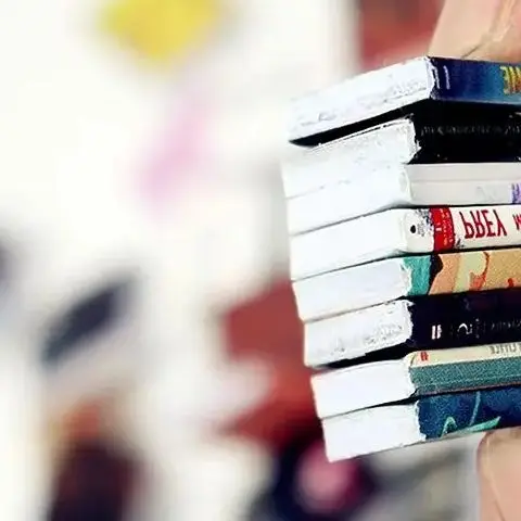 

100PCS Random Dollhouse Miniatures Classical Mini Flip Books Notebook Furniture Accessories For Doll House Decoration Toys Gift