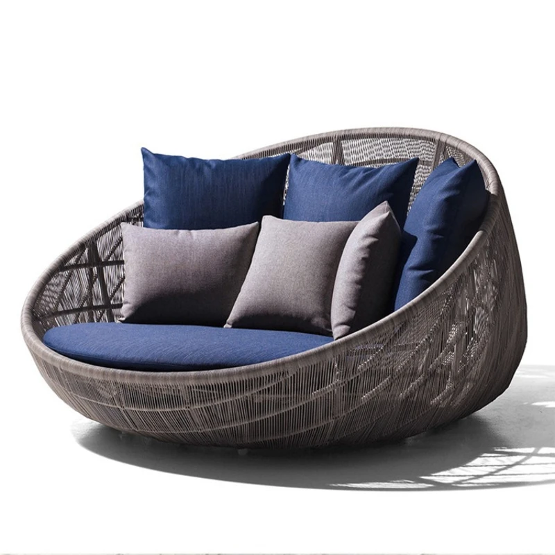 

Outdoor reclining bed, outdoor terrace, courtyard, relaxing large round bed