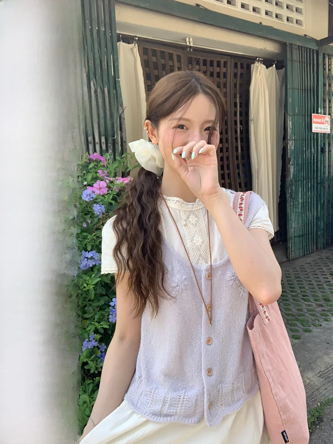 

Ретро-вязаный жилет с цветочным узором для женщин: нежный корейский стиль, мягкий дизайн, эффектный топ, весенний, с длинным рукавом, круглым вырезом, на пуговицах