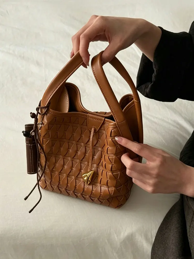 

Brown Handwoven Basket Bag Women's Handbag Summer 2026 New Style Soft Handle Single Shoulder Bag Casual Pure Color