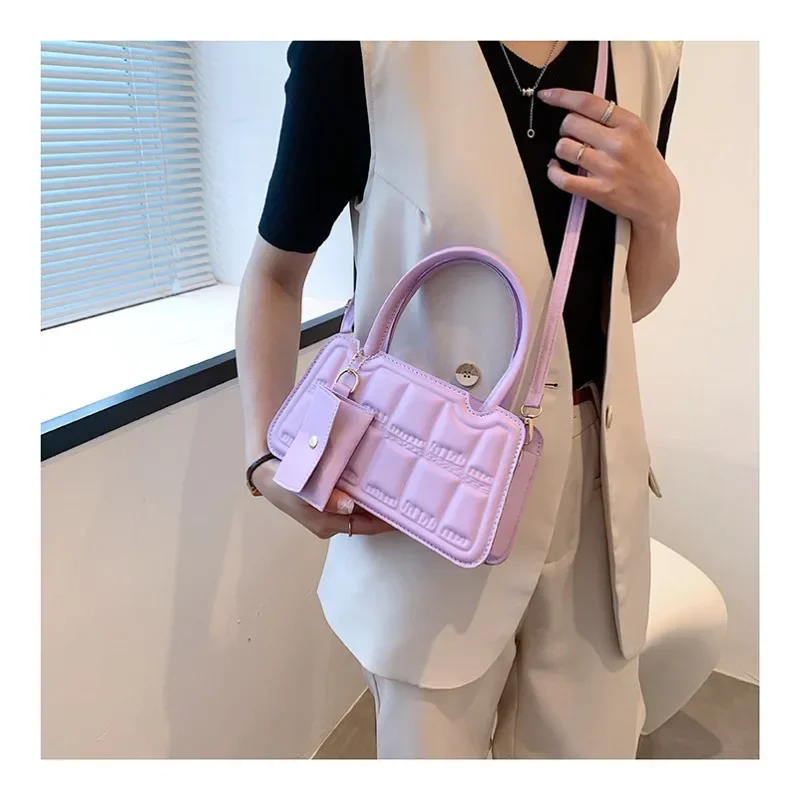 

B Solid Color Popular Luxury Brand Shoulder Bag Fashion Texture Handheld Crossbody Bag Women's New Western Style Crossbody Bag