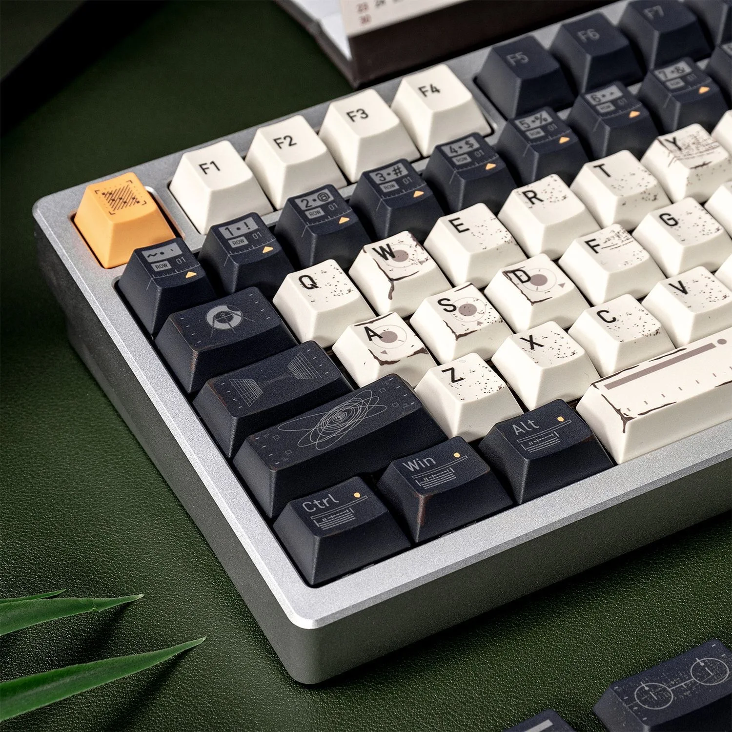 

Future Theme Keycaps 142 Keys PBT Dye Sub Cherry Profile Cool Keycap for 61/64/68/84/87/96/108 MX Mechanical Keyboard