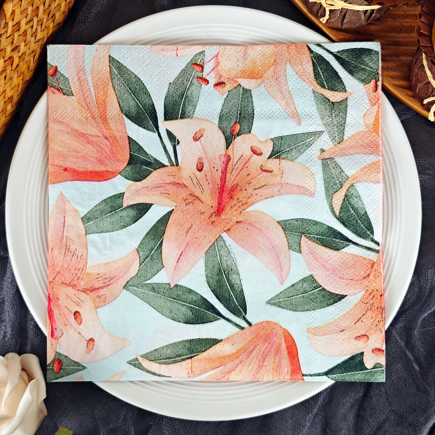 20/50pcs 33*33cm 2ply Lily Pattern Napkins for Dining,Baking,Festive Parties,and Wedding Decorations,Perfect for New Year