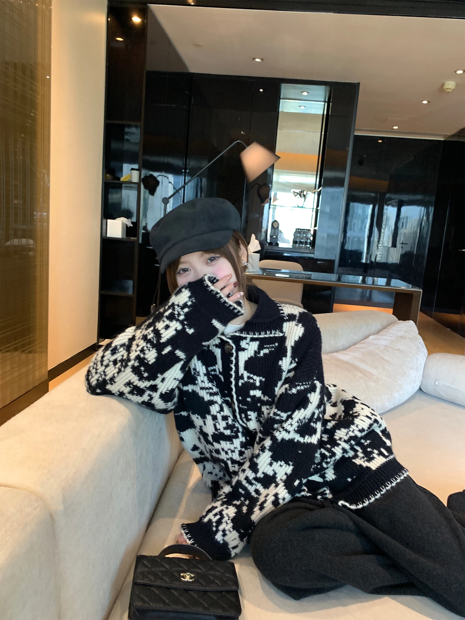 

Ladies' Lazy Knitted Sweater Contrast Color Bla White Autumn Winter Thiened Loose Fit Vintage Sle Long Sve Collar