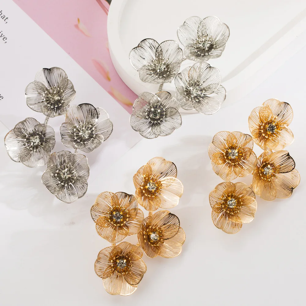 Big Flowers Gold Co… - image