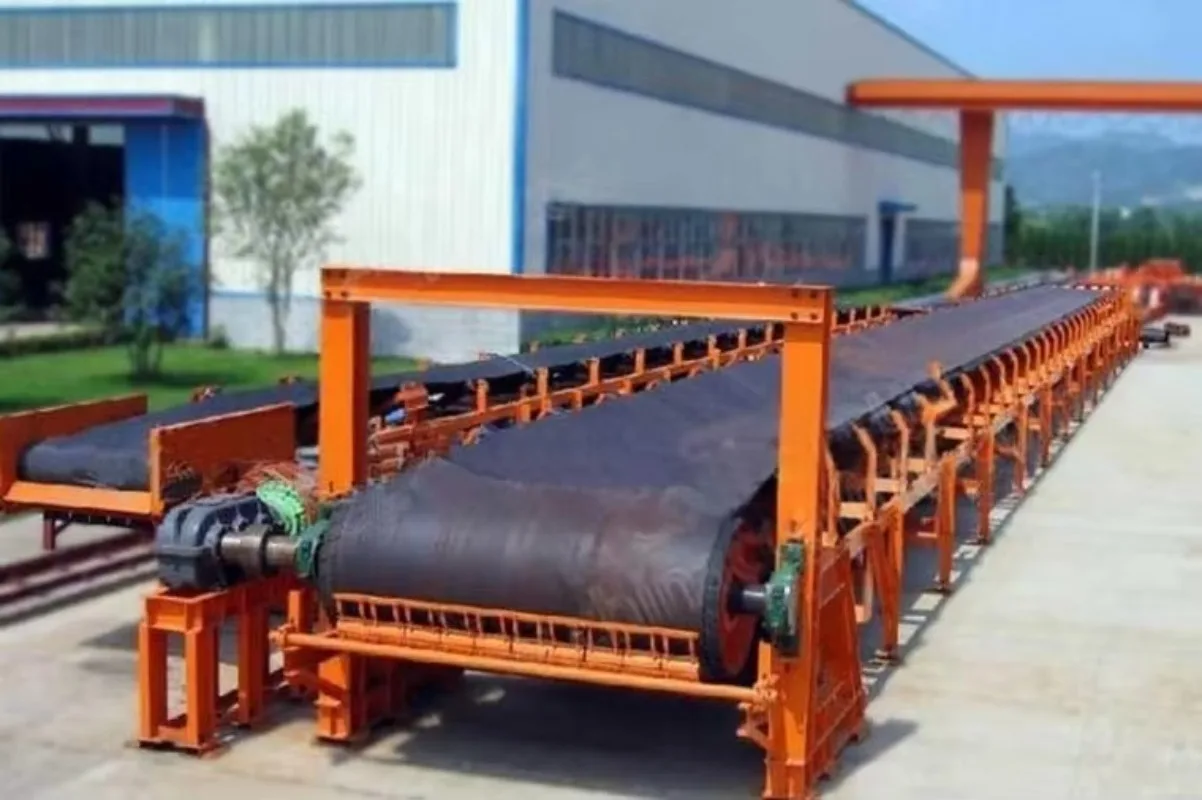 Aluminium Inclined Fixed Belt Conveyor Adjustable Speed Large Capacity for Food Factories New Model