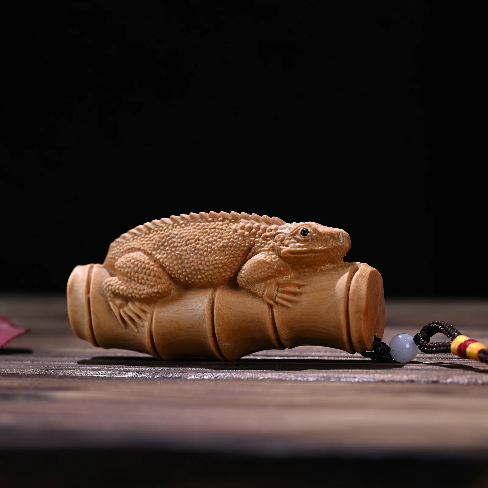 Cliff Cypress Wood Carving Bamboo Lizard Figurine Ornament Wooden Animal Statue For Office desk accessories Home Decor As a gift - view 4