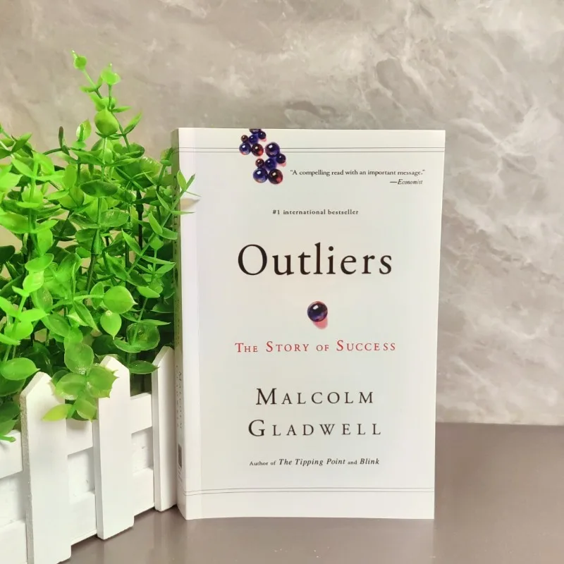 Outliers: The Story of Success By Malcolm Gladwell in English Self-management Success Psychology Popular Reading Books for Adult