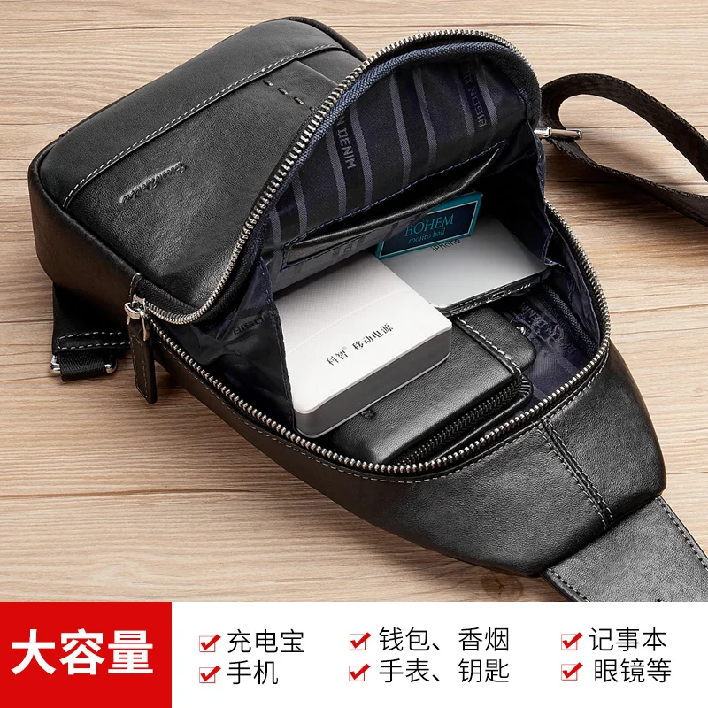 Torba męska BISON DENIM na klatkę piersiową z USB - usage example