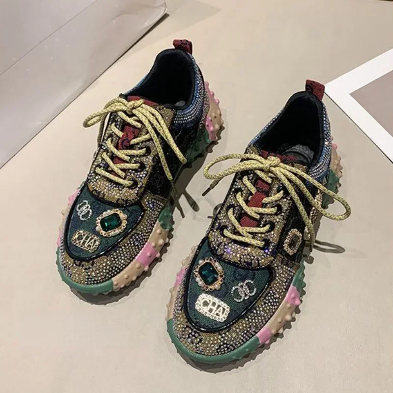 

Женская спортивная обувь, тренд 2023, кроссовки со стразами, теннисные женские повседневные зеркальные роскошные дизайнерские элегантные модные туфли для женщин