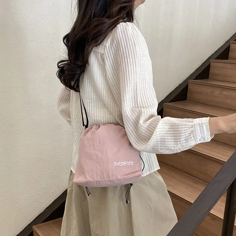 

Легкая спортивная сумка через плечо 192, женская большая вместительная нейлоновая сумка-ведро на шнурке, повседневная сумка на плечо, модная спортивная сумка