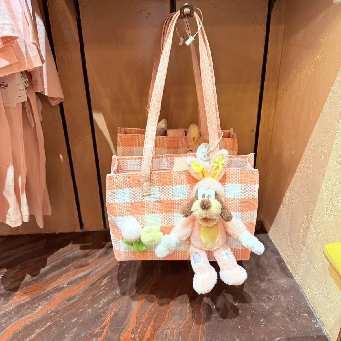 bolso-de-hombro-tipo-tote-con-diseno-de-mickey-y-sus-amigos-de-la-serie-goofy-de-halloween-2025-del-parque-disney-de-shanghai