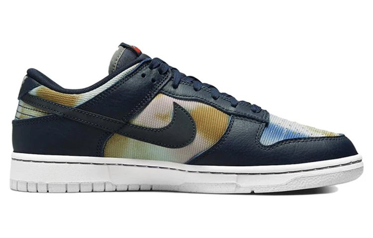 Nike Dunk Low Retro PRM 