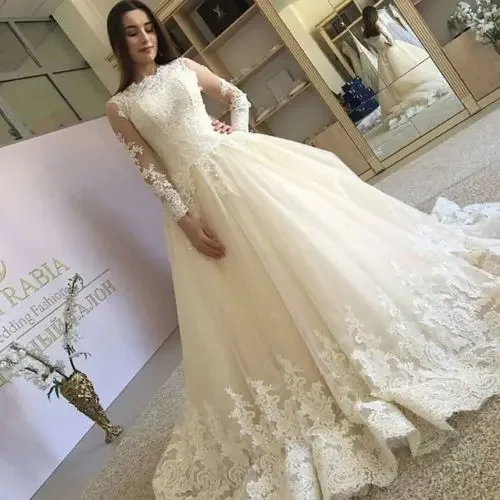 New Design Boat Neckline Long Sleeves Lace Wedding Dresses Sweep Train Classic Ballgown Appliques  Bridal Gowns Custom made