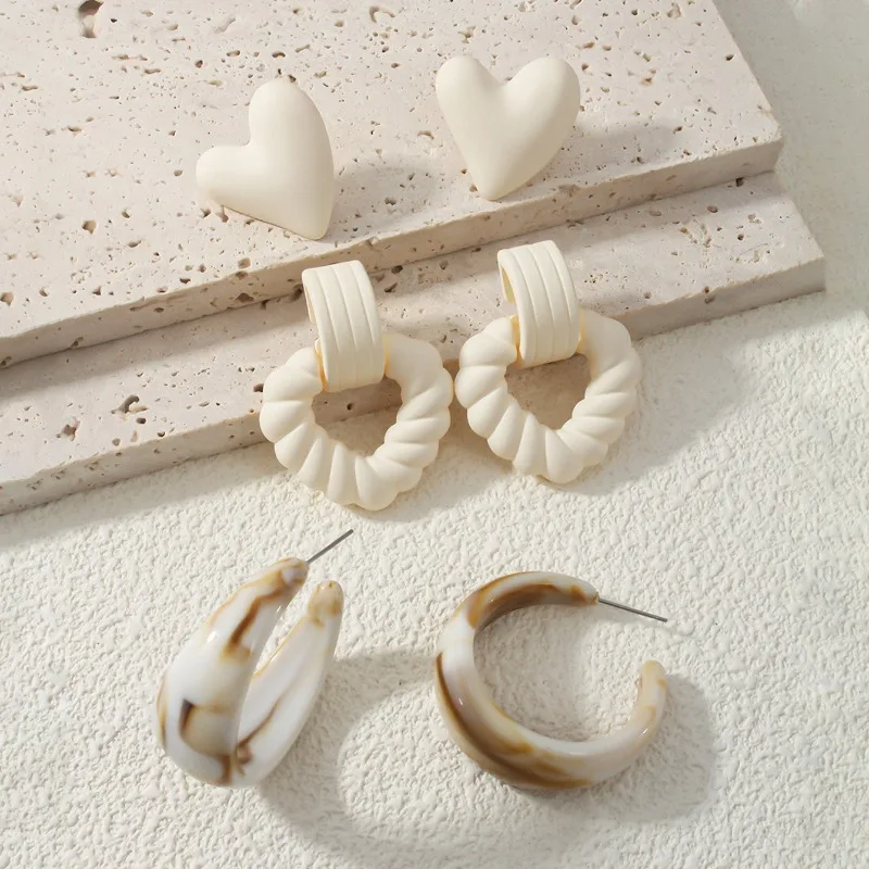 3 pares de conjunto de brincos em forma de coração coloridos doces, joias de material CCB geométrico elegante, presente de festa de feriado