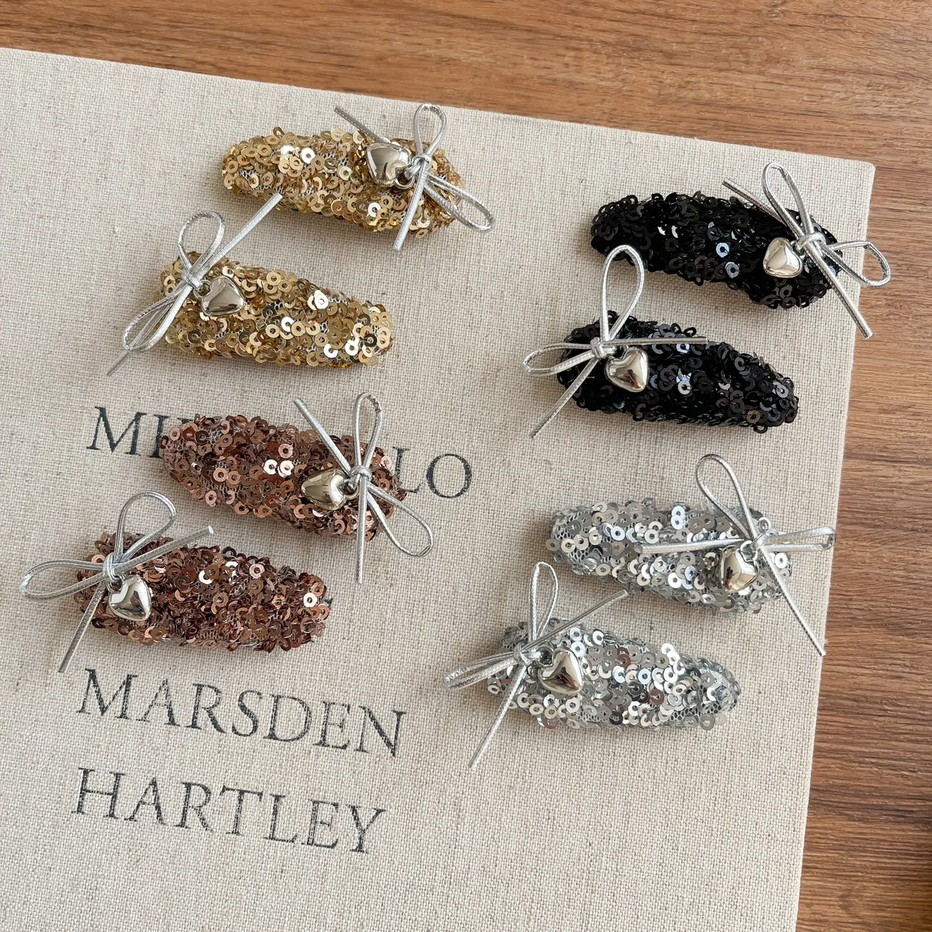 

2 шт., заколка для волос с каплями сверкающей воды, темпераментный бант, заколка в виде сердца с любовью, милая крутая челка для девочек, боковая заколка, аксессуары для укладки волос