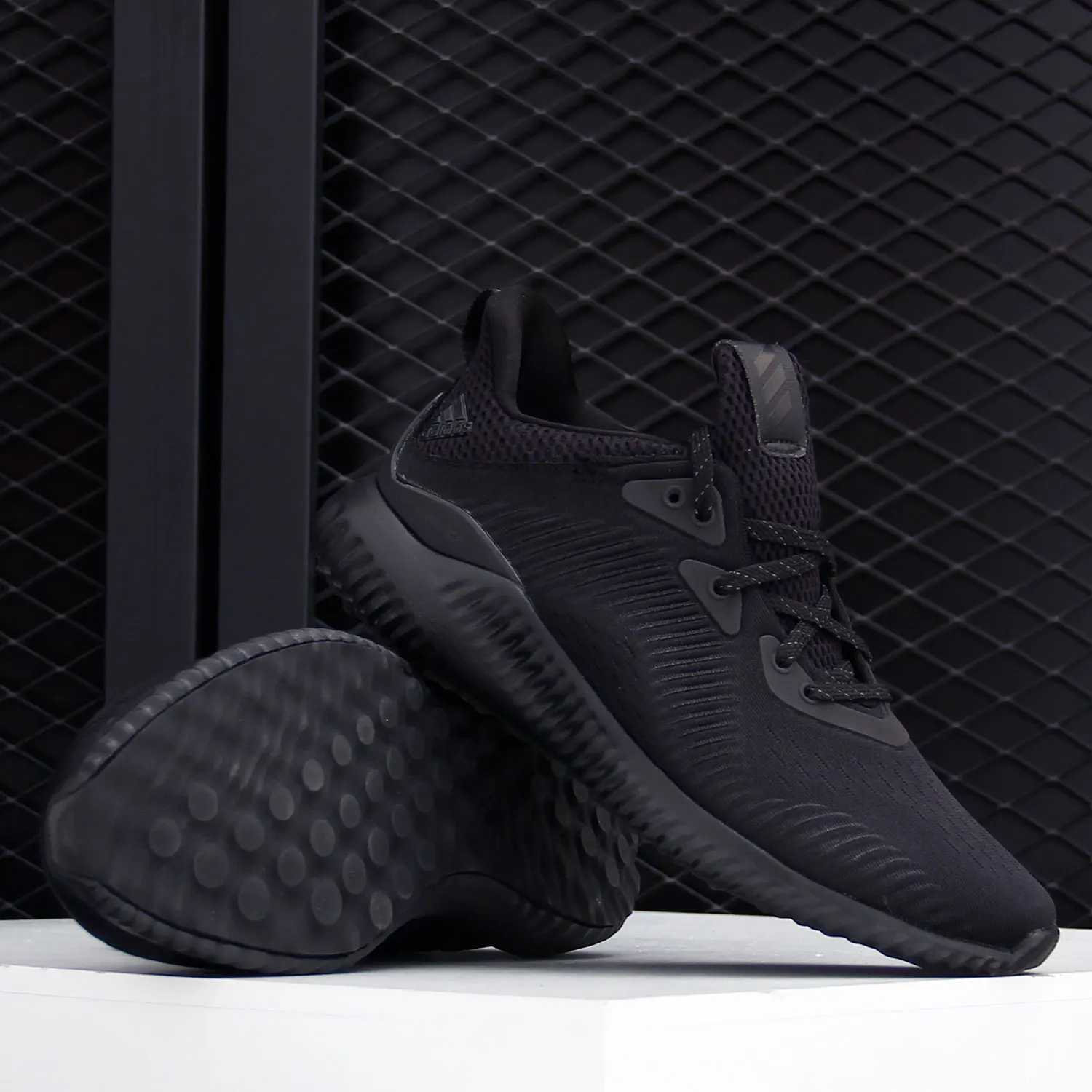 

Adidas Genuine Seasonal New Alphabounce мужские и женские кроссовки на носок FW4685
